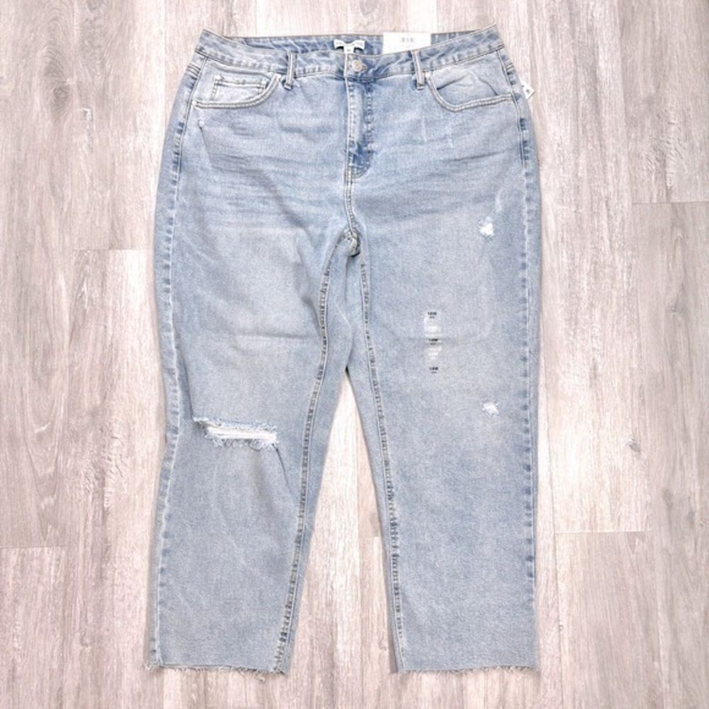 Women's 14W NWT Plus Size High Rise Distressed Mom Jeans New